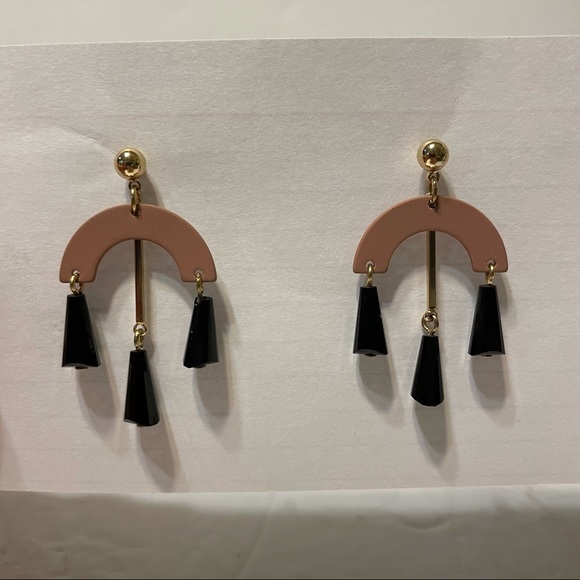 gold tone mauve rainbow half  chandelier earrings - Picture 2 of 5